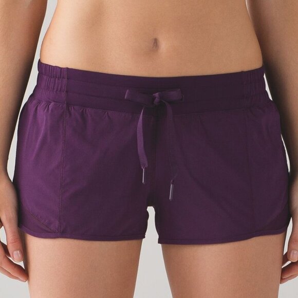 Lululemon Hotty Hot Short (2 1/2") - 6 Darkest Magenta - Picture 1 of 7